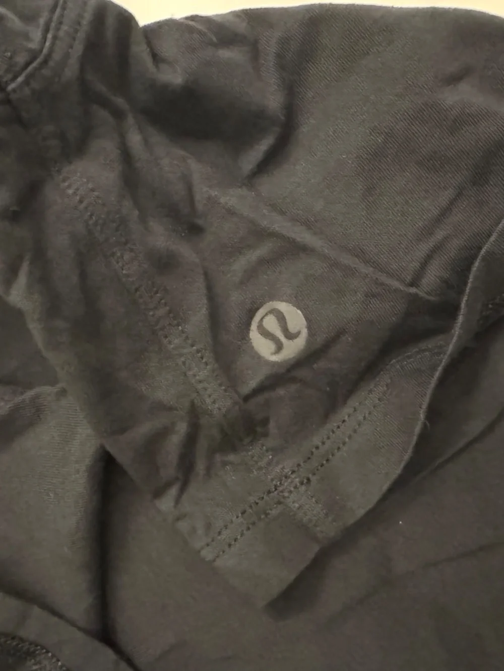 Lululemon Cates T-shirt in Black Size 2
